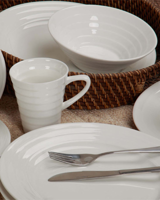 DINNERWARE